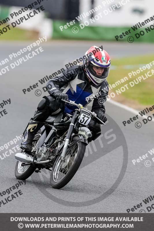 Vintage motorcycle club;eventdigitalimages;mallory park;mallory park trackday photographs;no limits trackdays;peter wileman photography;trackday digital images;trackday photos;vmcc festival 1000 bikes photographs